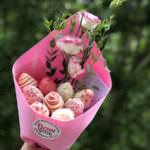 С подарками и сладостями