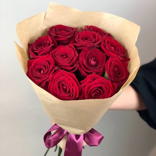 Букет из 11 красных роз "Алый закат"